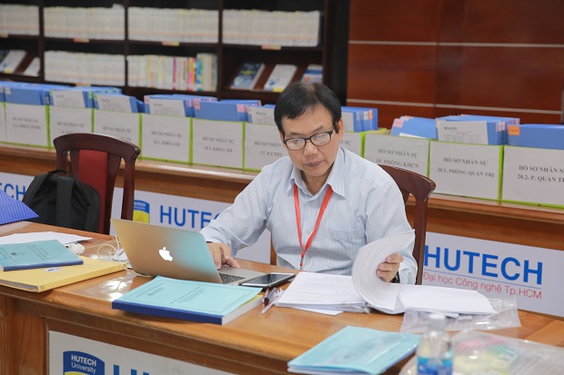 danh-gia-ngoai-hutech