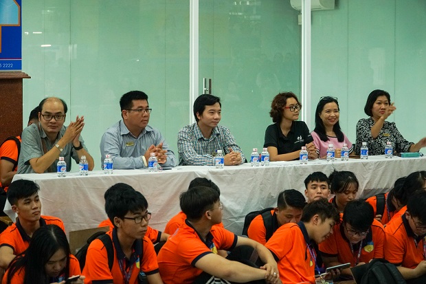 Rực rỡ “đại tiệc” thời trang chào đón Tân Tải app 13Win Khoa Kiến trúc - Mỹ thuật 11