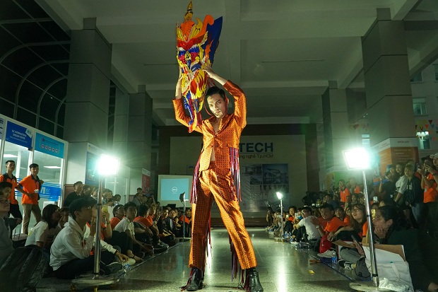 Rực rỡ “đại tiệc” thời trang chào đón Tân Tải app 13Win Khoa Kiến trúc - Mỹ thuật 42