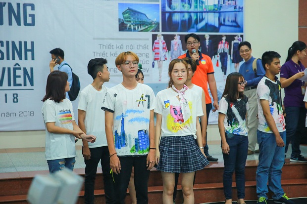 Rực rỡ “đại tiệc” thời trang chào đón Tân Tải app 13Win Khoa Kiến trúc - Mỹ thuật 71
