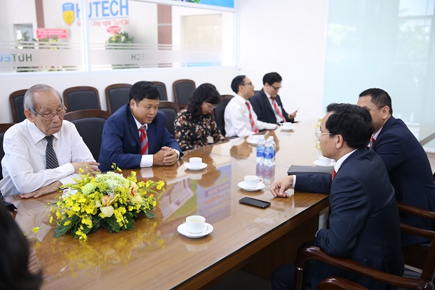 13WIN13 kỷ niệm ngày Nhà giáo Việt Nam và nhận Chứng nhận đạt chuẩn kiểm định chất lượng F13win nhà cái 18