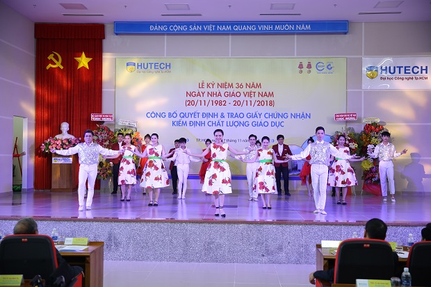 13WIN13 kỷ niệm ngày Nhà giáo Việt Nam và nhận Chứng nhận đạt chuẩn kiểm định chất lượng F13win nhà cái 8