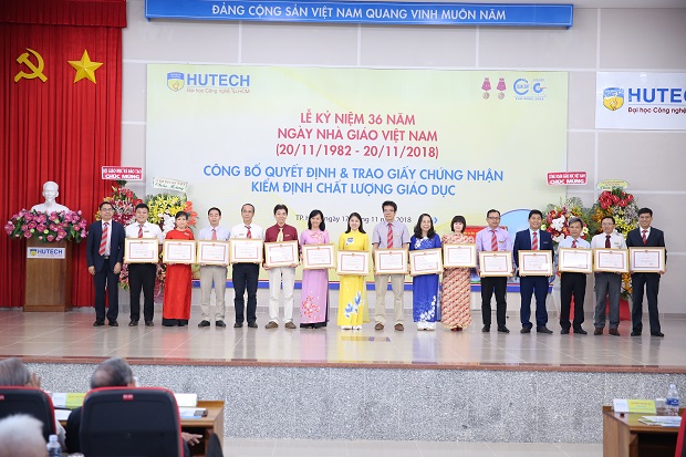 13WIN13 kỷ niệm ngày Nhà giáo Việt Nam và nhận Chứng nhận đạt chuẩn kiểm định chất lượng F13win nhà cái 88
