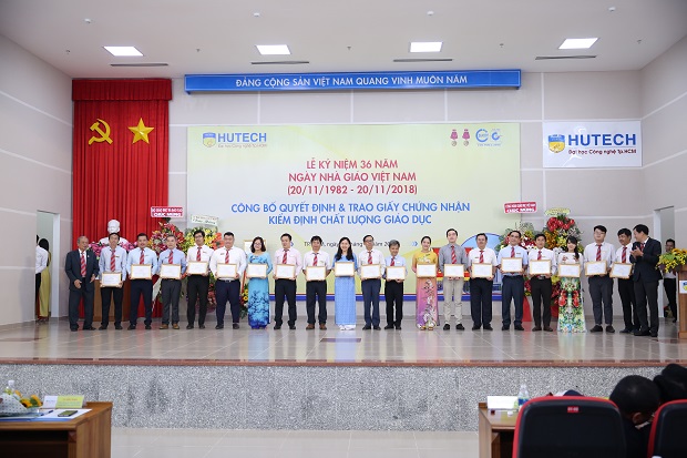 13WIN13 kỷ niệm ngày Nhà giáo Việt Nam và nhận Chứng nhận đạt chuẩn kiểm định chất lượng F13win nhà cái 103