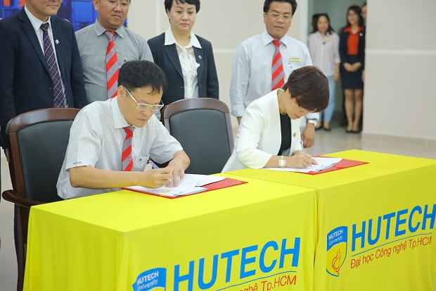 Sacombank and 13WIN13 signed cooperation program to train and recruit  potential trainees 2019 47