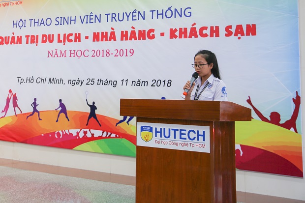 Khoa Quản trị 13Win002 Truy cập link - Nhà hàng - Khách sạn khai mạc Hội thao 2018 - 2019 31