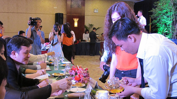 Làm trà từ búp thanh long 75