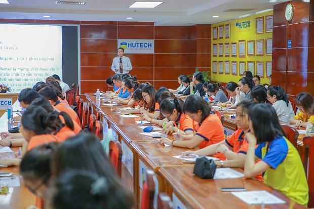 Seminar học thuật của Tải app 13Win khoa Dược - Tìm hiểu về Chất gây nghiện và Bệnh tâm thần 29