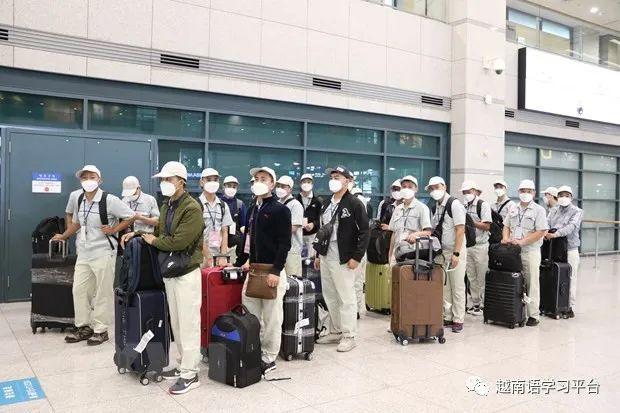DOANH NGHIỆP PHỎNG VẤN TUYỂN DỤNG SINH VIÊN NGÀNH THIẾT KẾ THỜI TRANG K2015 TRONG BUỔI BẢO VỆ ĐỒ ÁN TỐT NGHIỆP 162