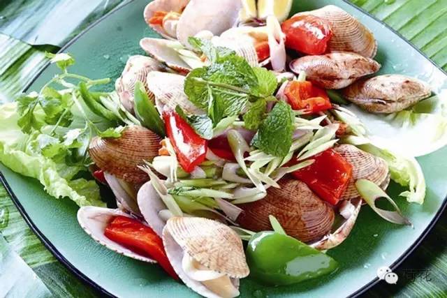 DOANH NGHIỆP PHỎNG VẤN TUYỂN DỤNG SINH VIÊN NGÀNH THIẾT KẾ THỜI TRANG K2015 TRONG BUỔI BẢO VỆ ĐỒ ÁN TỐT NGHIỆP 185