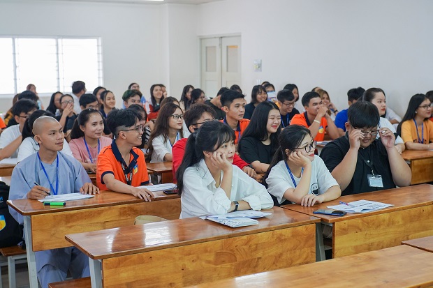 ​A seminar on "Translation of Song" 38