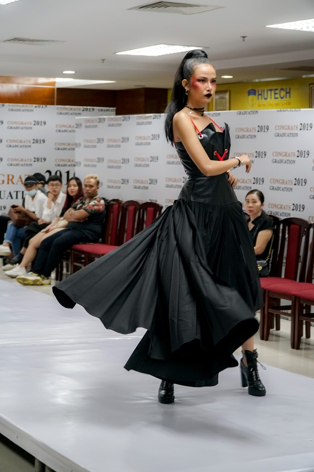 DOANH NGHIỆP PHỎNG VẤN TUYỂN DỤNG SINH VIÊN NGÀNH THIẾT KẾ THỜI TRANG K2015 TRONG BUỔI BẢO VỆ ĐỒ ÁN TỐT NGHIỆP 147