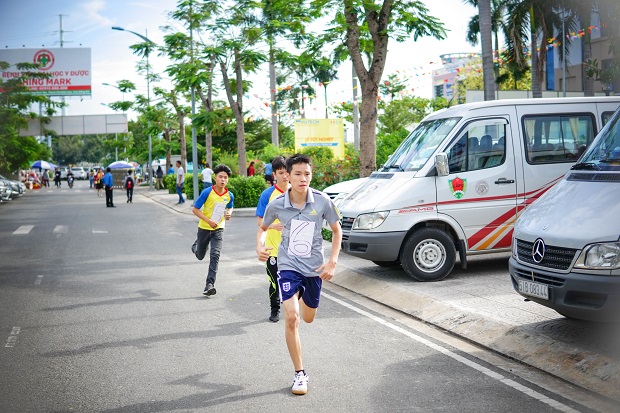 GIỚI THIỆU KHOA CÔNG NGHỆ THÔNG TIN 40