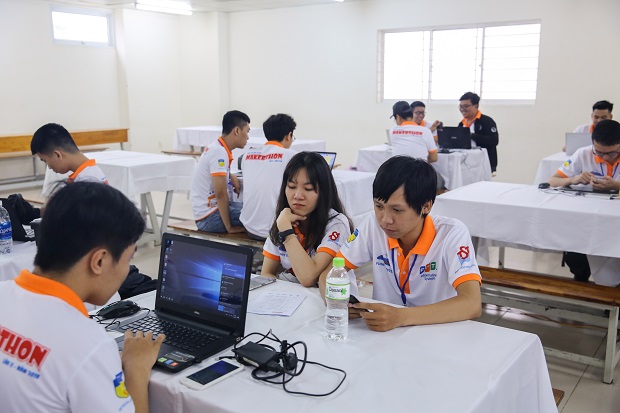 GIỚI THIỆU KHOA CÔNG NGHỆ THÔNG TIN 138
