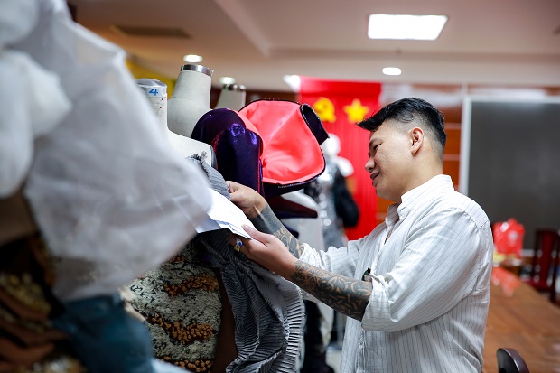 DOANH NGHIỆP PHỎNG VẤN TUYỂN DỤNG SINH VIÊN NGÀNH THIẾT KẾ THỜI TRANG K2015 TRONG BUỔI BẢO VỆ ĐỒ ÁN TỐT NGHIỆP 63