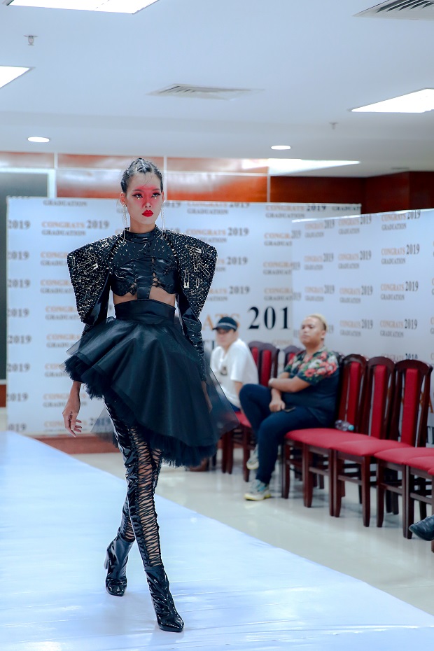 DOANH NGHIỆP PHỎNG VẤN TUYỂN DỤNG SINH VIÊN NGÀNH THIẾT KẾ THỜI TRANG K2015 TRONG BUỔI BẢO VỆ ĐỒ ÁN TỐT NGHIỆP 156