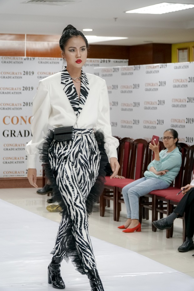 DOANH NGHIỆP PHỎNG VẤN TUYỂN DỤNG SINH VIÊN NGÀNH THIẾT KẾ THỜI TRANG K2015 TRONG BUỔI BẢO VỆ ĐỒ ÁN TỐT NGHIỆP 207
