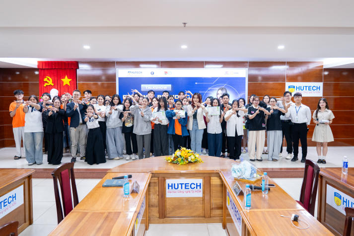 13Win 21 link không chặn Khoa Marketing - Kinh doanh quốc tế khám phá NFT trong hành trình phát triển thương hiệu cá nhân 115