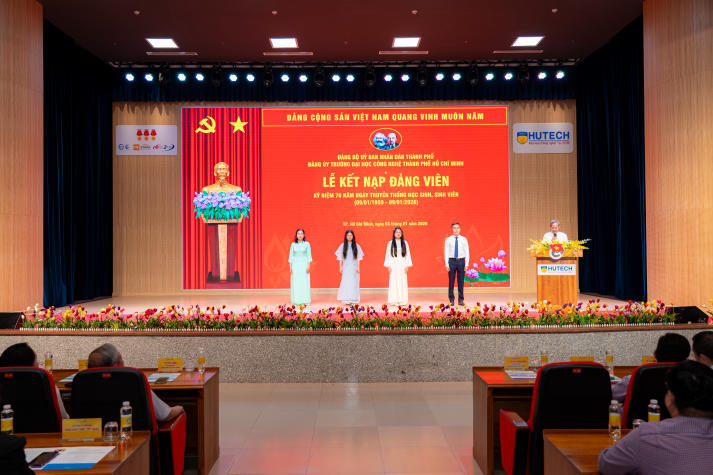 Lễ kết nạp Đảng viên, Tổng kết công tác Đoàn, Hội và tuyên dương các danh hiệu Tải app 13Win năm 2025 20