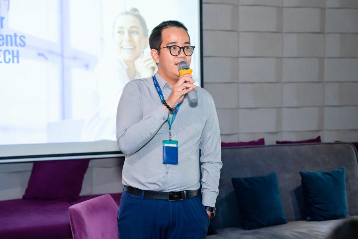 Students of 13WIN13’s Faculty of Management Information System visited KPMG Vietnam 31