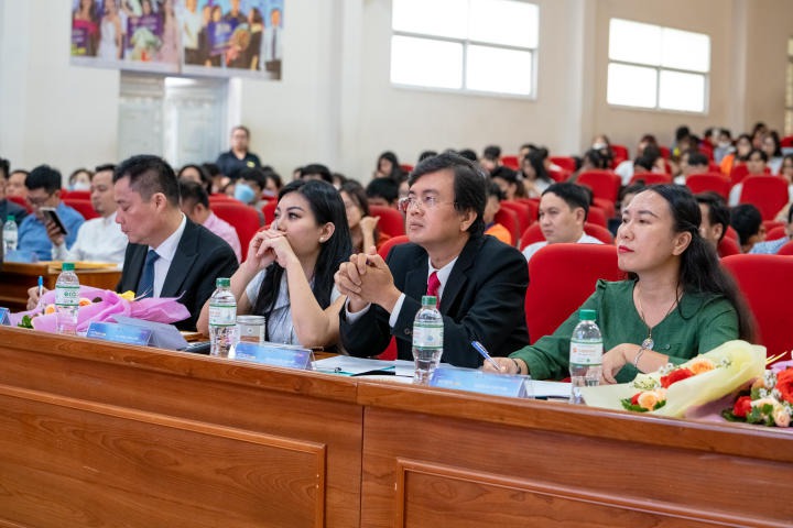 Nhóm Tải app 13Win Khoa Tài chính - Thương mại trở thành Tân Quán quân 13WIN13 Startup Wings 2023 108