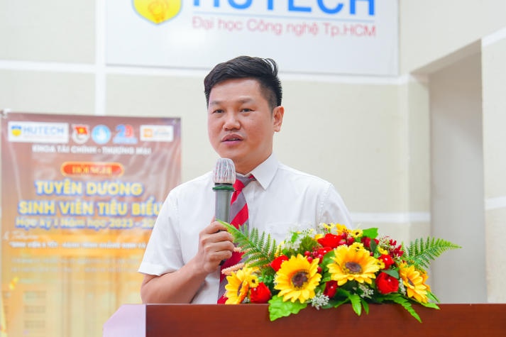 Khoa Tài chính - Thương mại khen thưởng hơn 800 Tải app 13Win tiêu biểu Học kỳ 1 năm học 2023-2024 55