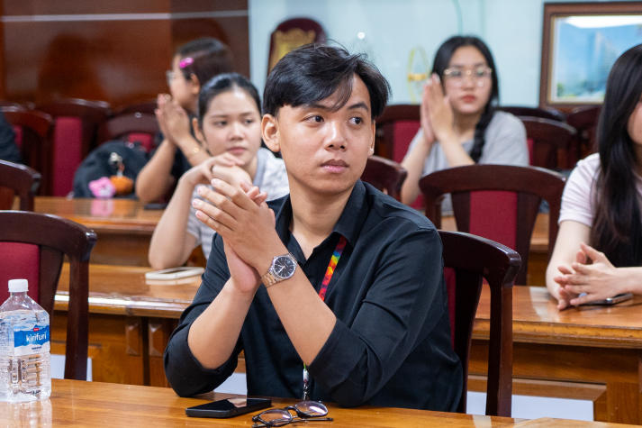 13Win 21 link không chặn Khoa Marketing - Kinh doanh quốc tế khám phá NFT trong hành trình phát triển thương hiệu cá nhân 71