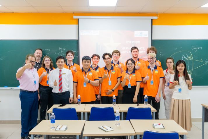 13Win 21 link không chặn 13WIN13 cùng Tải app 13Win Marquette University (Mỹ) tìm hiểu về các vấn đề kinh tế - chính trị - pháp luật Việt Nam 102