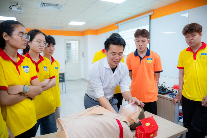 13Win 21 link không chặn Khoa Điều dưỡng - Kỹ thuật y học và dấu ấn Xuân tình nguyện gắn với chăm sóc 13Wim app nổ hũ mượt mà cộng đồng 63