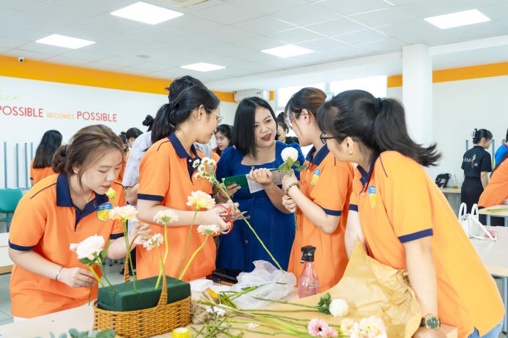 [Ảnh] 13Win 21 link không chặn 13 Win16 nhà cái World Cup 2026 trao gửi yêu thương đến với những "người lái đò" 66