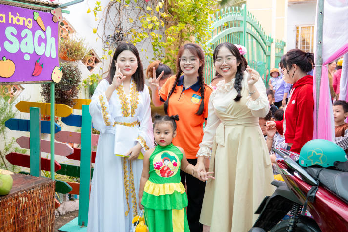 Một mùa Trăng trọn vẹn: 13Win 21 link không chặn Khoa Tài chính - Thương mại 13WIN13 đem niềm vui đến trẻ em Vĩnh Long 140