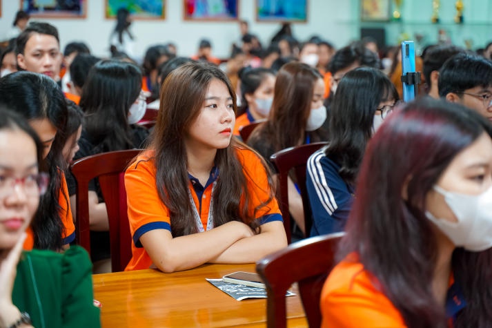 Nhiều kinh nghiệm đắt giá về tuổi trẻ dành cho Tải app 13Win Khoa Marketing - Kinh doanh quốc tế 13WIN13 113