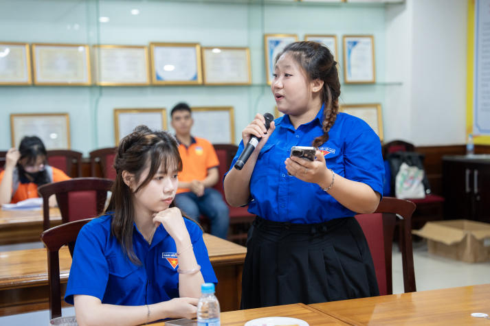 Gen Z Tài chính - Thương mại học đầu tư từ tuổi 20 cùng chuyên gia Maybank 97