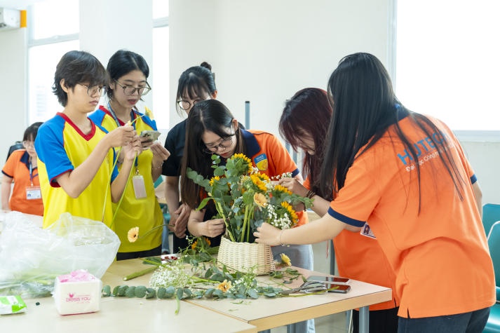 [Ảnh] 13Win 21 link không chặn 13 Win16 nhà cái World Cup 2026 trao gửi yêu thương đến với những "người lái đò" 46