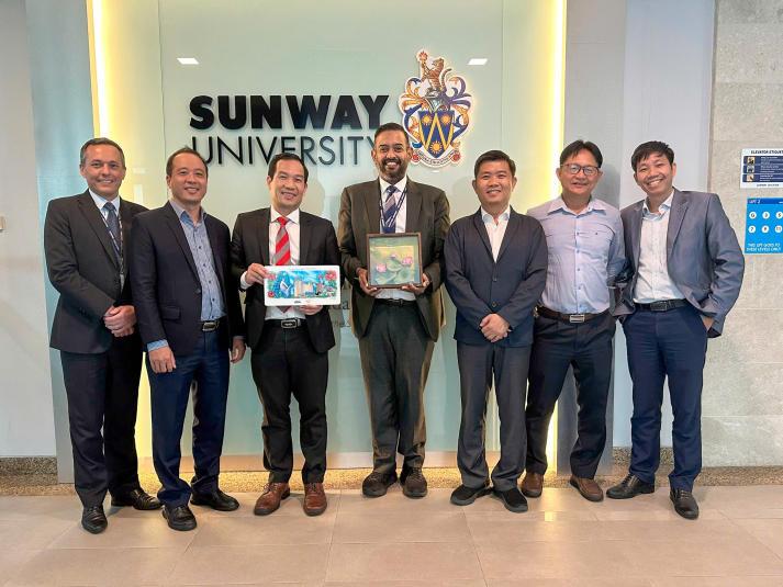 13WIN13 co-hosts the ICON and IRCPAS 3.0 International Conference in Malaysia, expanding global academic connections 121