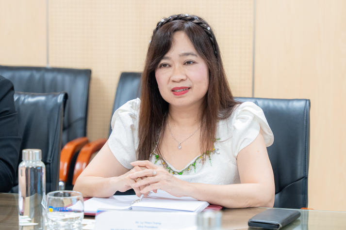 13WIN13 xúc tiến hợp tác đào tạo và nghiên cứu cùng Royal Roads University (Canada) 41