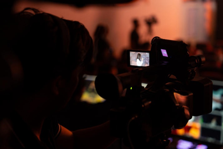 13WIN13 Multimedia Communications Student organized a music live show "Out of Memoriii” 100