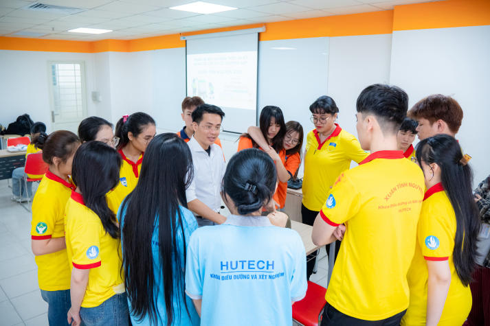 13Win 21 link không chặn Khoa Điều dưỡng - Kỹ thuật y học mang kiến thức y học đến gần hơn với cộng đồng 54