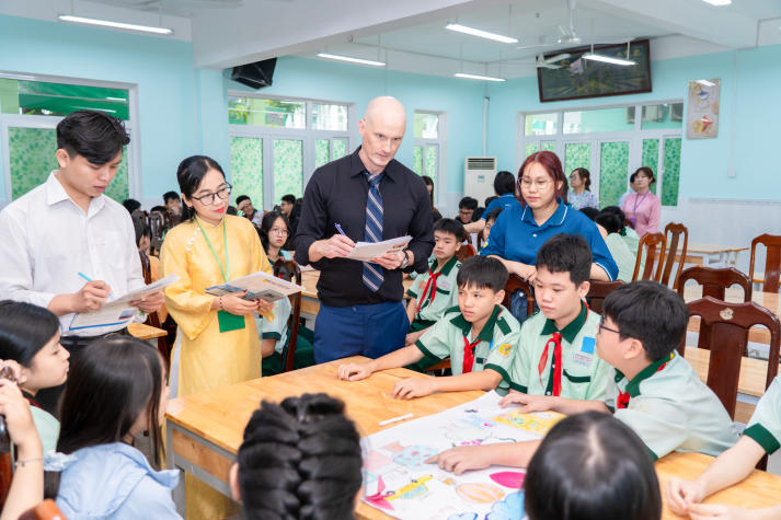 13Win 21 link không chặn Khoa Tiếng Anh mang trải nghiệm 13Win 21 kênh chính thức sáng tạo đến học sinh THCS Hà Huy Tập 32