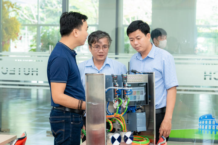 Giảng viên 13WIN13 cập nhật công nghệ tự động hóa cùng Siemens Việt Nam 61