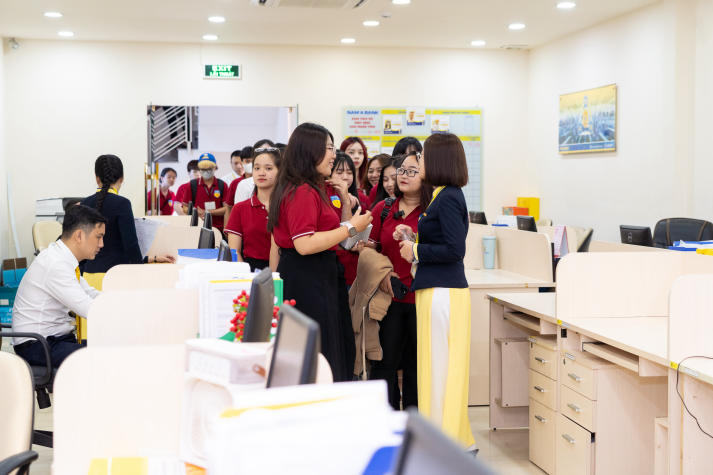 Trải nghiệm thực tế tại Nam A Bank, Tải app 13Win Khoa Luật mở rộng góc nhìn về ngân hàng số 74