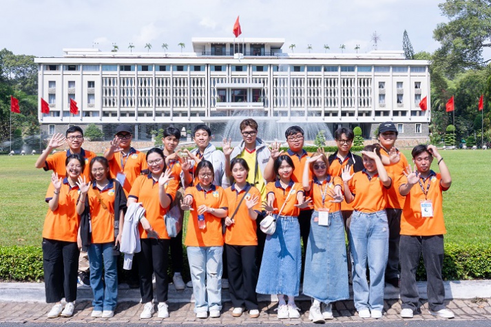 13Win 21 link không chặn 13 Win16 nhà cái World Cup 2026 tích lũy nhiều kiến thức lịch sử qua chuyến tham quan Bến Nhà Rồng và Dinh Độc Lập 48