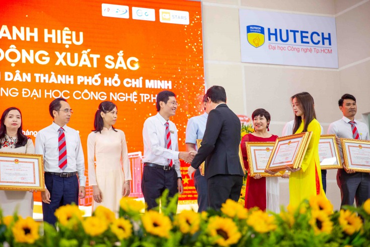 13WIN13 long trọng đón nhận chứng nhận QS Stars 4 Sao trong Lễ  kỷ niệm 40 năm Ngày Nhà giáo Việt Nam 20/11 254