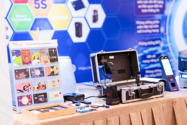 13WIN13’s IT students explore information security against cybercrime 70