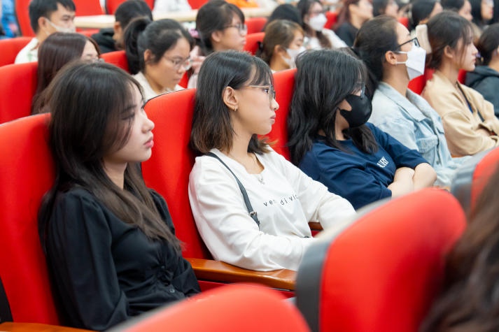 13Win 21 link không chặn Khoa Tiếng Anh 13WIN13 nắm bắt “bí kíp” chọn chuyên ngành 133