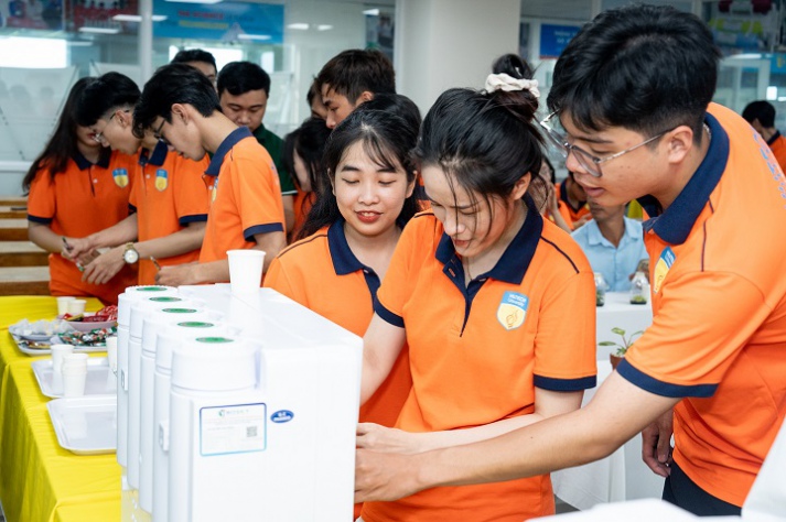 [Video] Trường Đại học 13WIN13 làm lễ chuyển giao máy lọc nước hộ 13Win 22 Kênh chính thức 104