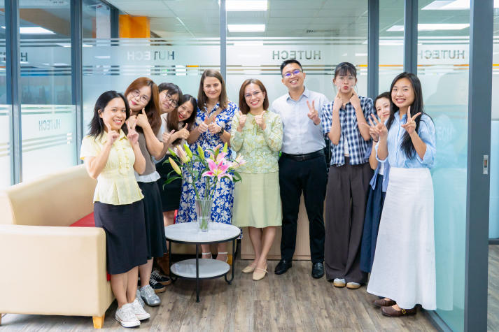 13WIN13 kết nối học thuật cùng nghiên cứu sinh John von Neumann University (Hungary) 100