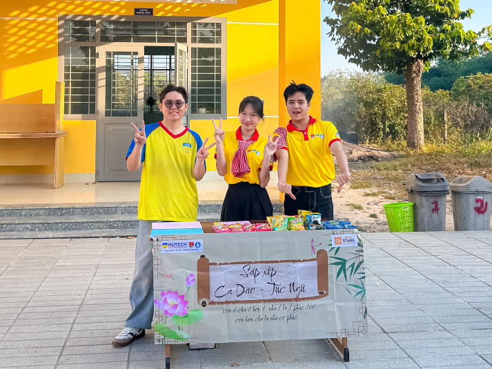 Tuổi trẻ Khoa Quản trị 13Win002 Truy cập link - Nhà hàng - Khách sạn mang xuân đến vùng đất nghĩa tình