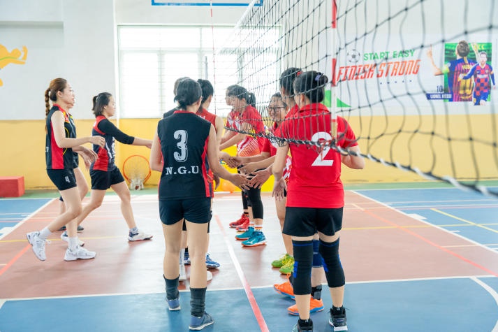 [Video] Đội chủ nhà giành ngôi vô địch Giải Bóng chuyền hơi nữ 13WIN13 mở rộng năm 2024 - Dragon Master Cup 131