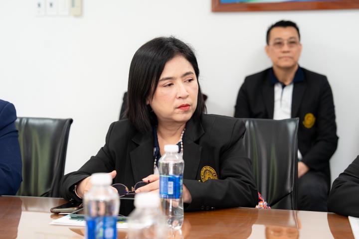 Khoa Tiếng Anh tiếp đón và làm việc cùng Trường Đại học Thepsatri Rajabhat (Thái Lan) 21